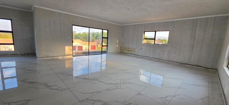 6 Bedroom Property for Sale in Buffelspoort Eco Estate North West